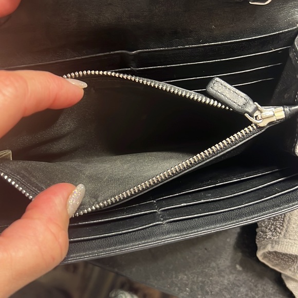 COPY - MCM wallet with chain - Picture 8 of 9